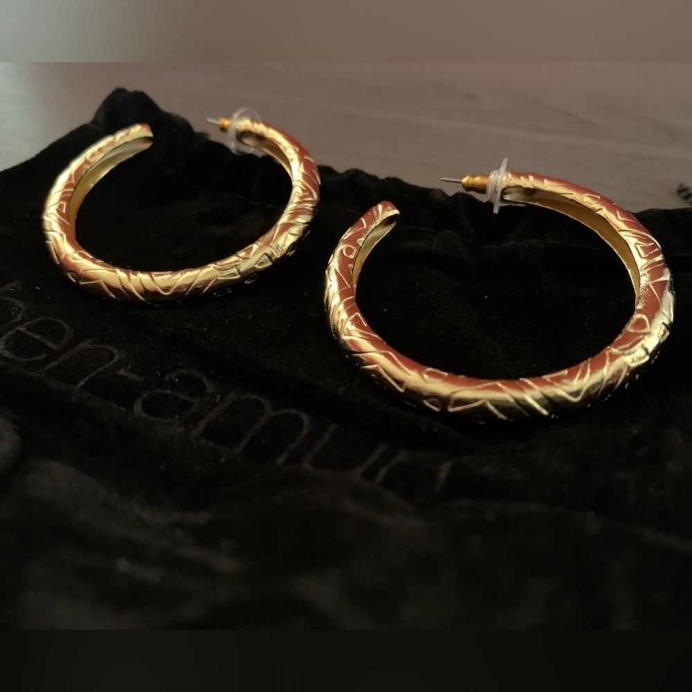 Beautiful Gold Ben–Amun Hoop Earrings. NWOT. 24 karat gold electroplating.